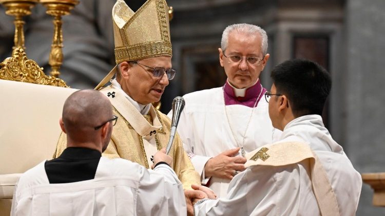 Pope at Mass: Life of priests must be transparent and credible